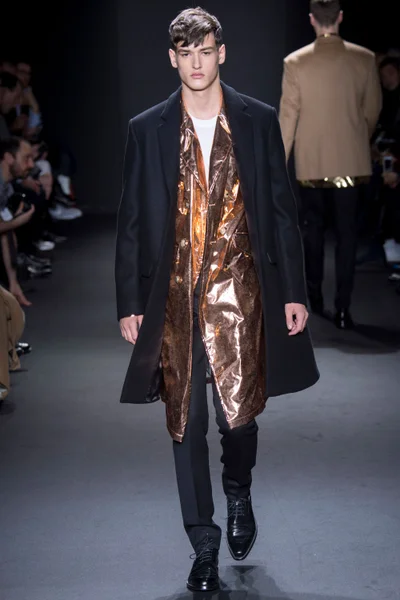 Look 13